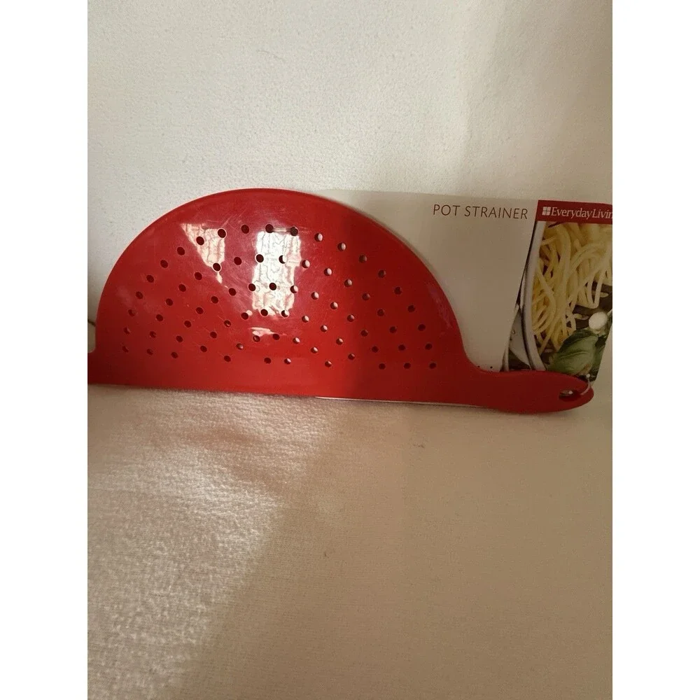 Everyday Living Red Plastic Pot Strainer Medium Easy Clean Pasta Compatible